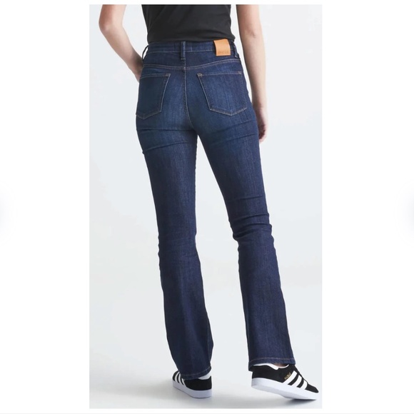 DUER Women's High Rise Boot Cut Denim Pant in Medium Stone. 27" x 32" - Picture 2 of 5